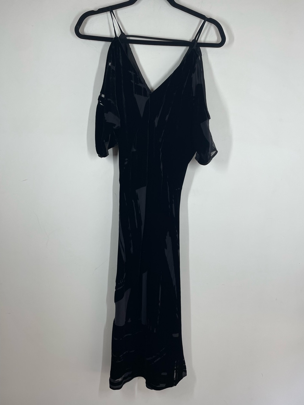 Trina Turk Black Silk Blend Cold Shoulder V Neck Midi Dress Size 0 Quiet Luxury - Picture 3 of 16